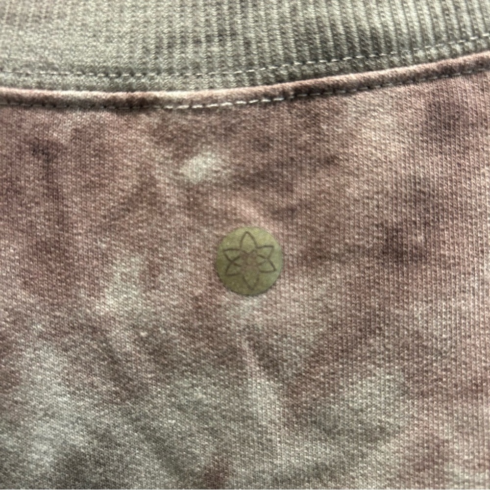 Chic Tie-Dye Sweatshirt in Plum and Gray - Picture 4 of 6